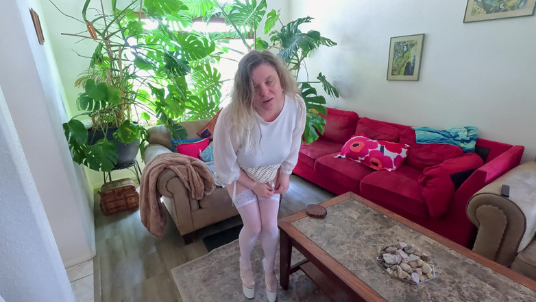 Erin Electra: Ma Belle-mère Veut Se Sentir À Nouveau Sexy Avec Son Beau-fils