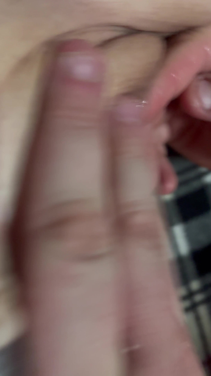 papiSwolio86: linge până când ejaculează. Îi las să pulverizeze la final ca...