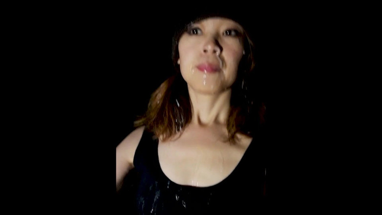 Petite Asian hefburg: 일본 10대가 밤에 몰래 성기를 빨 거야