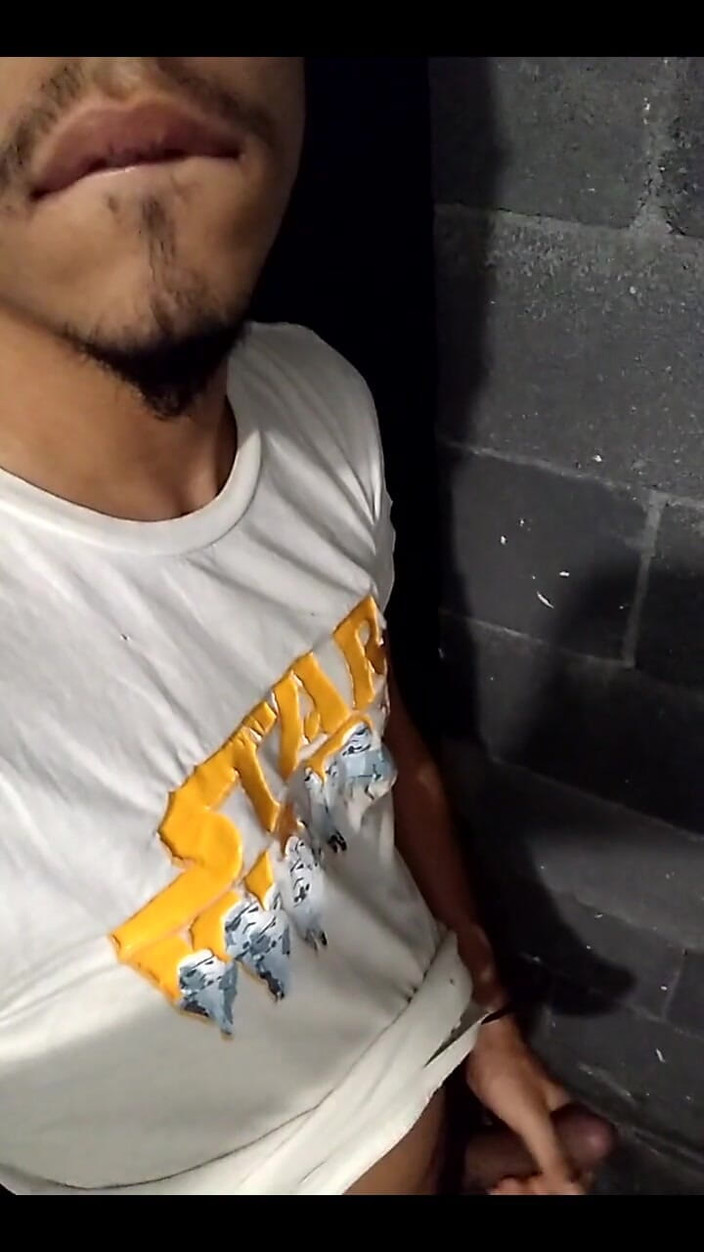 AlexAlejandro13: Где ты видишь меня в ванной, сексуальный паренек, возбужденный большой забавный хуй