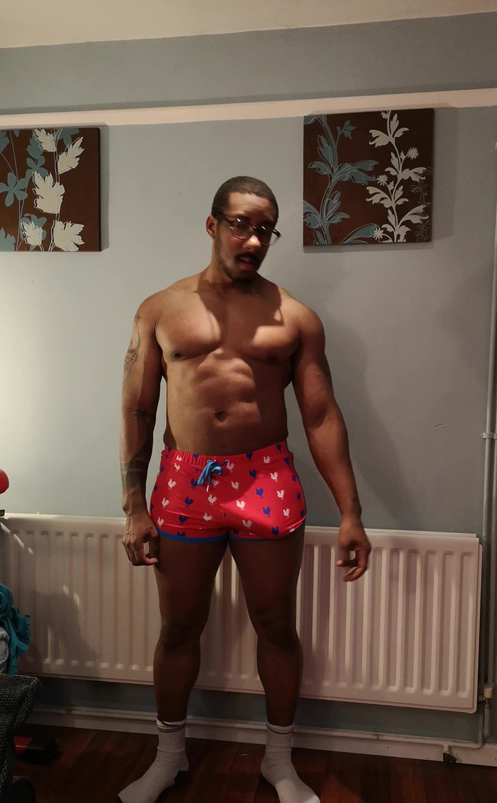 Amadeus: Love Aceste pantaloni scurți. Modul Amadeus