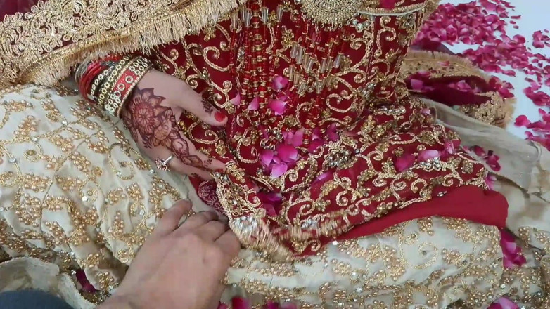 QueenbeautyQB: Suhagrat - First Wedding Night Sex - New Indian Hot Couple