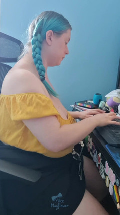 Alice_Mayflower_Scottish: Nippelklemmende bohne schnippt - solo-mädchen