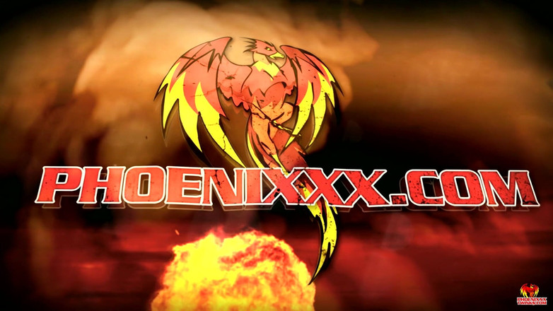 Phoenixxx: Au lit avec deux garçons excités