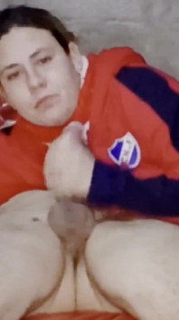 Riesige spermaladung in den mund von molliger MILF