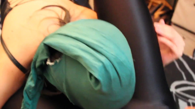 Nylon Xtreme: Treesome pantyhose nylon blowjob