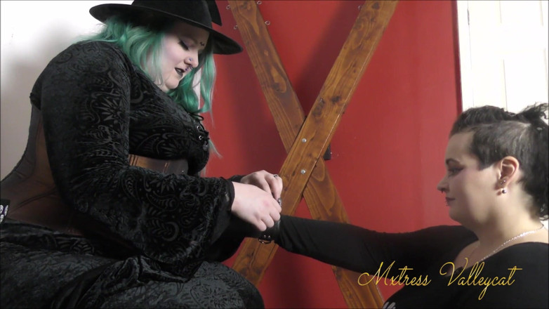 Mxtress Valleycat: Shes my familiar now