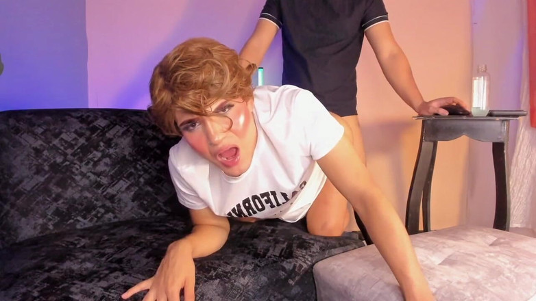 KenPrince: Femboy je ošukána nevlastním bratrem její nejlepší kamarádky