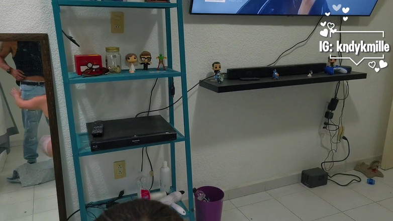 Candy Camille: La Sexy MILF Regala Al Marito Del Sesso Orale Appassionato...