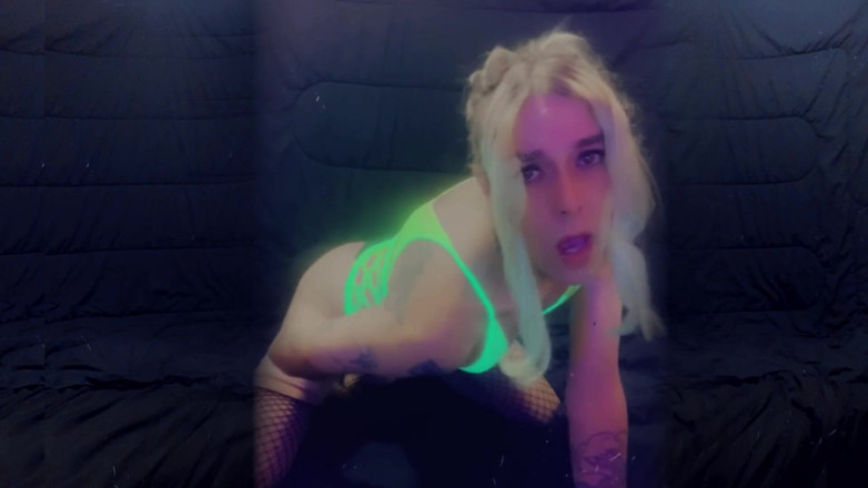 CarmenMelatonin: Sexy feminized bitch ready to be fucked hard