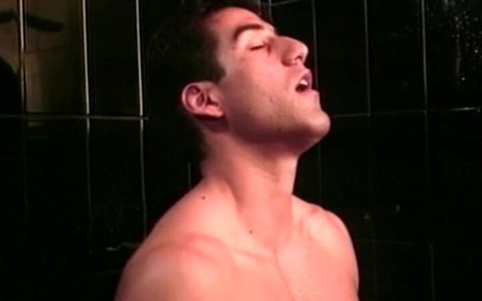 Gay vintage vibes: Passionerade Hunks Desire Chase #6