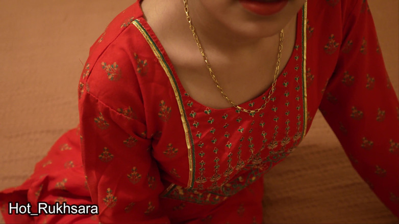 hot_rukhsara: Mon mari est rentré à la maison après de nombreuses années...