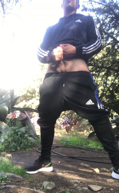 Hardnoisex: Saya benar-benar mahu melancap di luar di taman