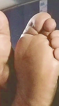 Sessione dei piedi in auto adorazione con la tua bbw ncfootgoddess preferita