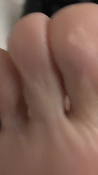 A Giantess Shows You Her Feet Lady Victoria Valente Mighty Wrinkles on Her Feet, Thick Giant Toes