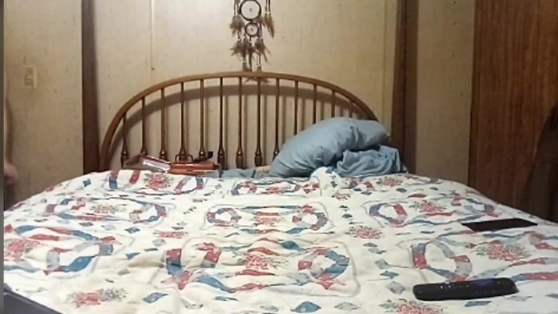 JolisaXXX: Vrouw live pijpbeurt, neukpartij en klaarkomen in het gezicht