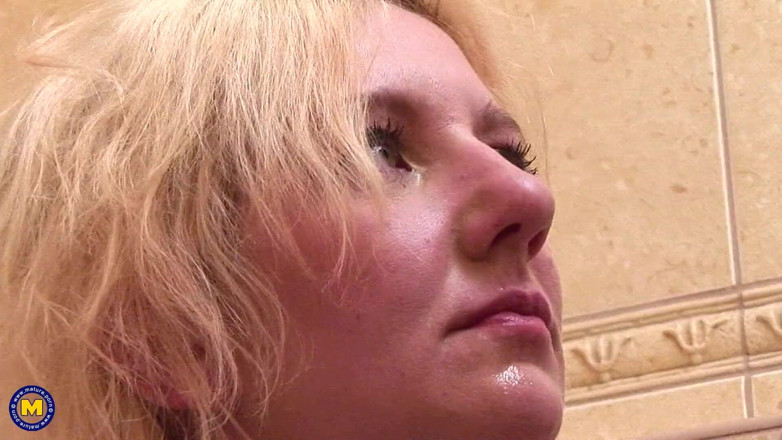 Mature NL: Deep Throat Blowjob.