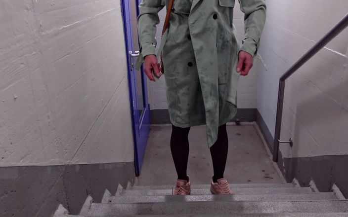 Loreley add: Crossdresser v těle s Penisleeve- Špinavý