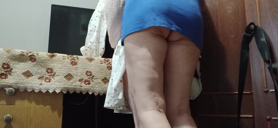 Lesbian-candys: मेरे टीचर ने मुझे झुका दिया और मुझे डॉगी स्टाइल पोजीशन में डाल दिया क्योंकि मैंने अपना होमवर्क नहीं किया