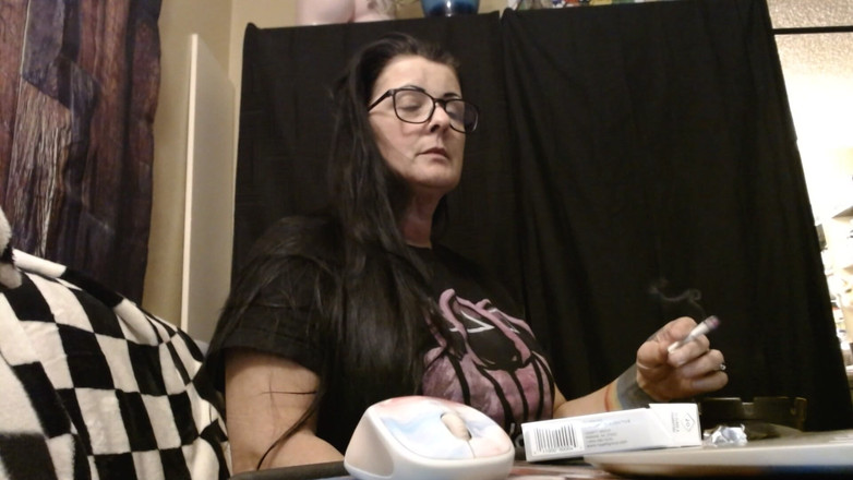 Abby Anna: 1-я сигарета дня