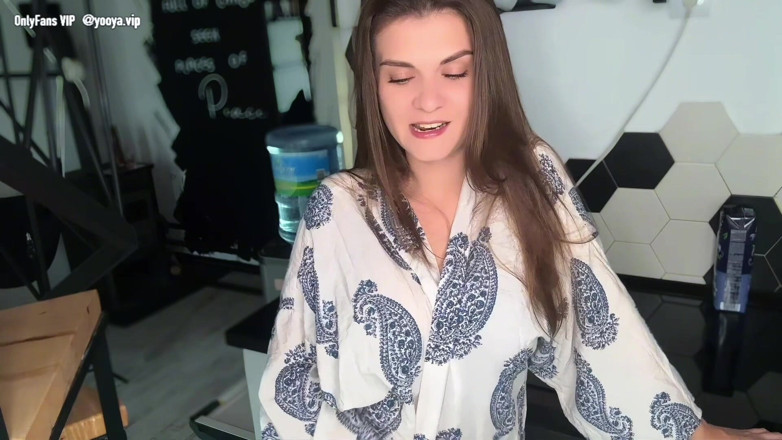 YooYa ASMR: Sticky Stepmother’s Cumshot Was Caught by Her Nerdy Stepson, and...