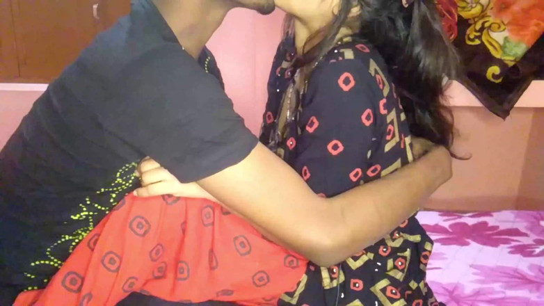 HousewifeGeeta: Awek tiri dara memberikan kongkek kali pertama dalam Hindi, video...