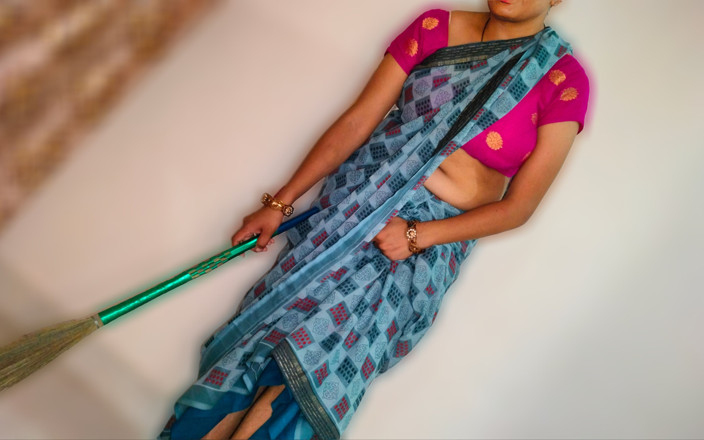 Yourdidipriya: Przyrodnia siostra przypadkowo ssała penisa przyrodniego brata ukrywając się za...