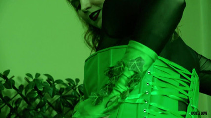 Haylee Love: Poison Ivy makes Robin her slave part 3