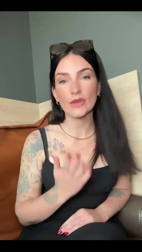 Adreena Winters: Податок на маленький член має бути пов'язаний!