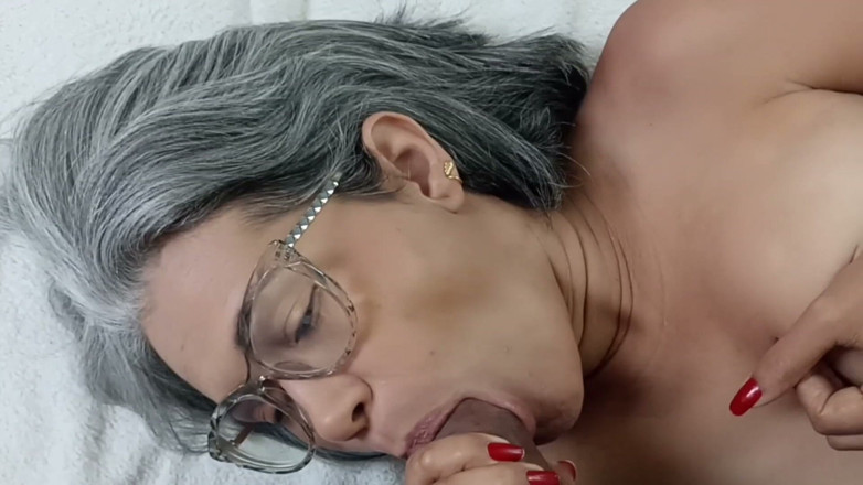 Swingersamateur40: Oggi è il giorno di succhiare e ingoiare il tuo sperma
