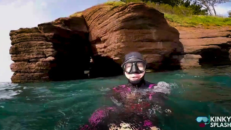 UKCuteGirl Lucy Lauren: Diving in My Shiny Two-piece Wetsuit
