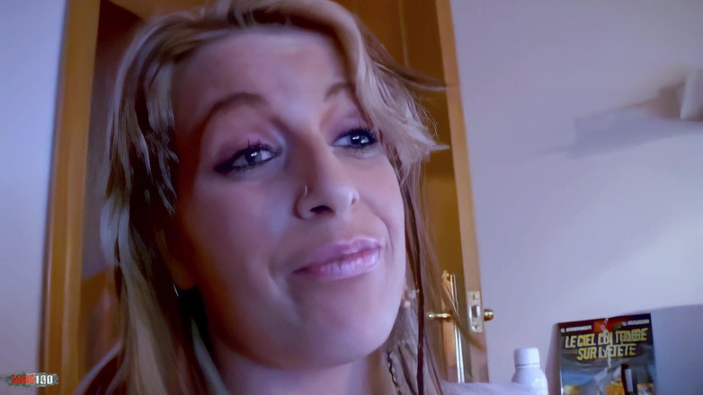 MMM100: Tigra: Rychlý malý rozhovor ve francouzštině s krásnou blonďatou milfkou...