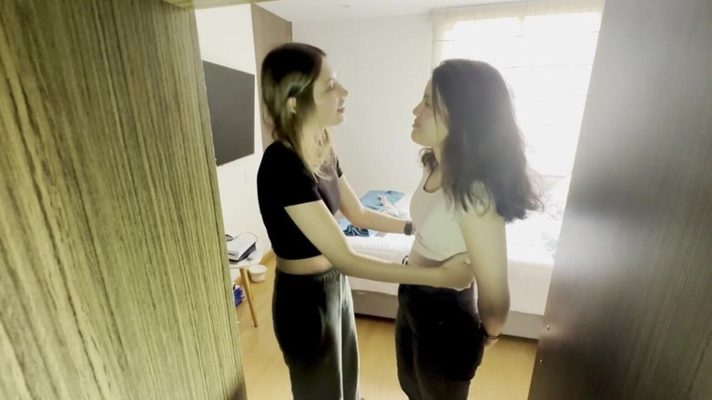 scarlettandc: สองสาวบริสุทธิ์เซ็กซี่เย็ดกันแบบโหดๆ