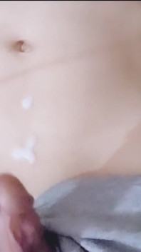 I Cum on My Belly