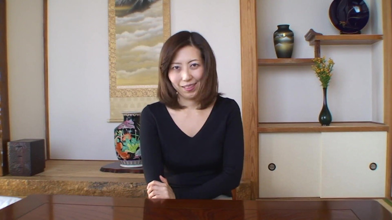 Asian Mature Climax: MILF Asia berambut coklat berbogel dan menunjukkan apa yang dia...