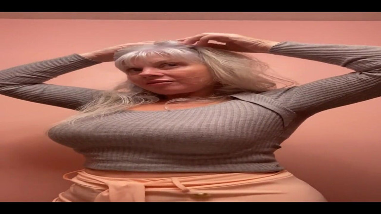 PaintedRose: Hadi yatmaya hazırlanalım, belki sarılırız ya da daha fazlası olur...