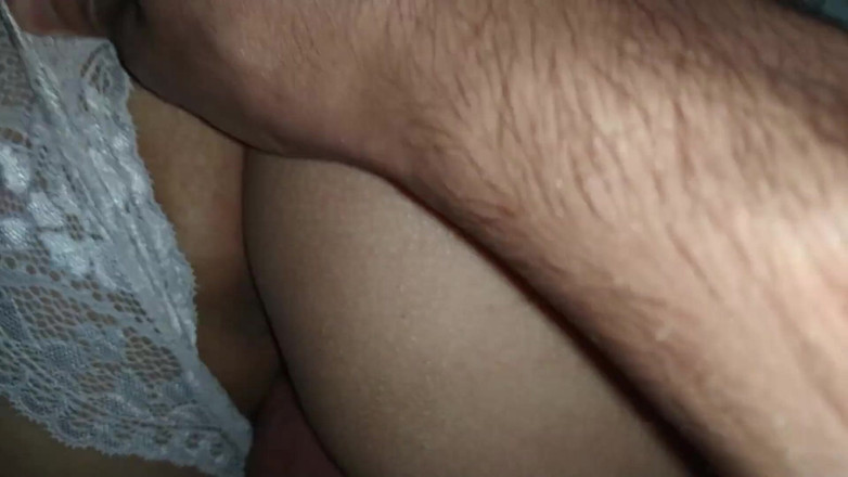 Sophilovely: Jag flyttar min styvsysters trosor och jag lägger min kuk...