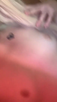 Cewek seksi dengan celana dalam seksi lagi pamer memek aduhainya!