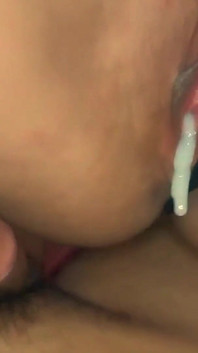 Lucky Fan Cums Inside My Tight Pussy ... Doufám, že nebudu otěhotnět, protože jsem jeho malá děvka a nedám mu moji kundičku