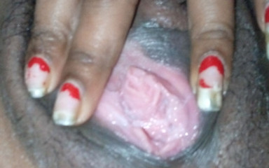 Puja saha: Sexy zelenina masturbující si užívá