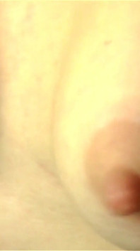 硬い乳首がじらす