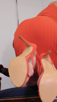 Bratty princezna uctívání nohou POV