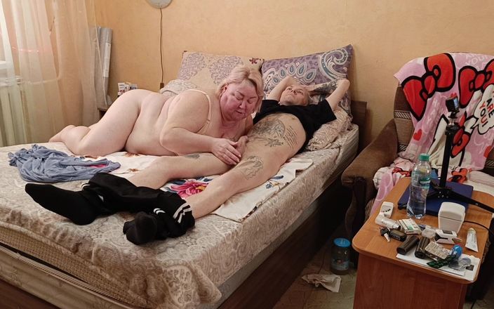 Zona901: Nachbarin gibt mir einen tiefen blowjob und isst sperma