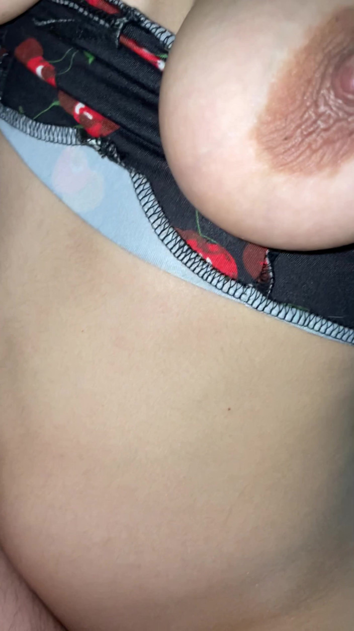Endemoniados: Petite Teen Squeals with Pleasure as She Enjoys a Huge...
