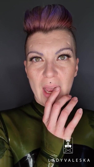 Lady Valeska: Готовлю мои губы к свиданию