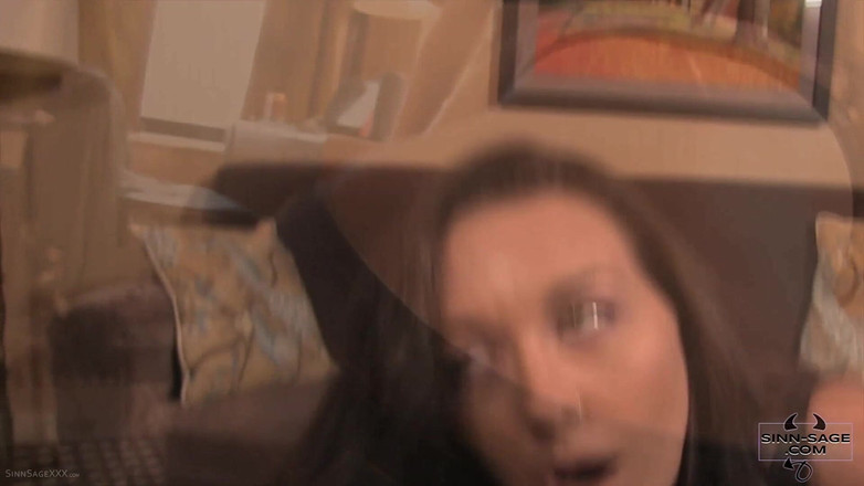 Sinn Sage: Unter dem gürtel mit Sinn Sage, Jaquelyn Velvets