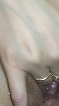寝室で覆面フェラチオ
