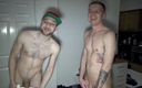 Gaybareback: 로니 잉글리시에게 맨발로 따먹히는 오스카 우드