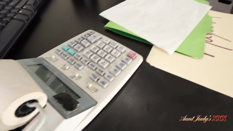 Aunt Judy's XXX: Teta Judy má XXX - Prsatá šéfka Lady Andi James šuká svého zaměstnance