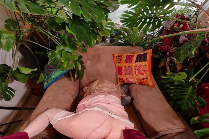 Erin Electra VR: Wife Pays Debt
